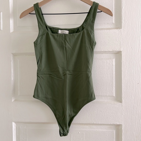 Aritzia Contour Bodysuit - Picture 1 of 11